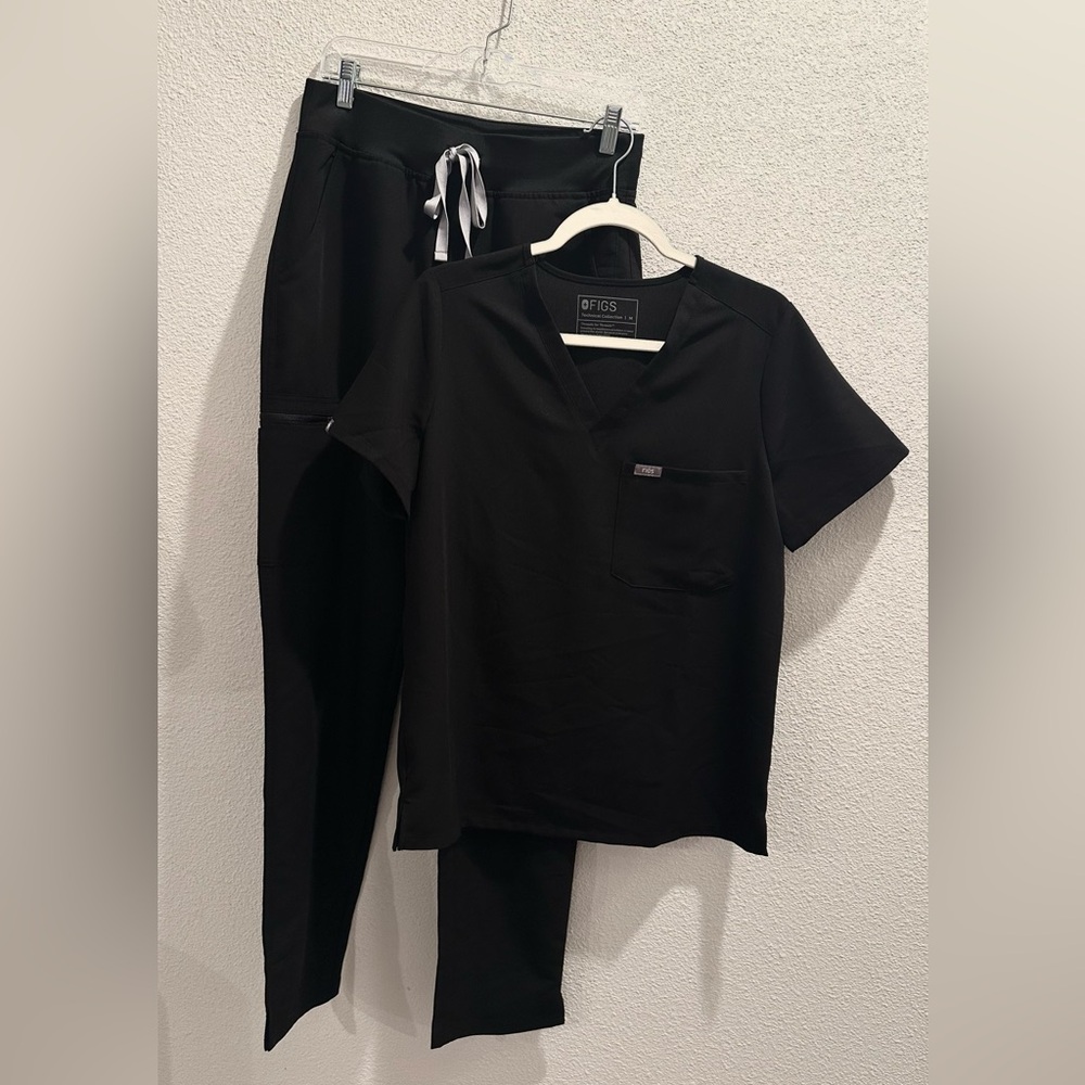 Size M FIGS Black Catarina + HW Tall Yola